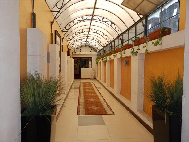 Manjez Centar Hotel Beograd Bagian luar foto