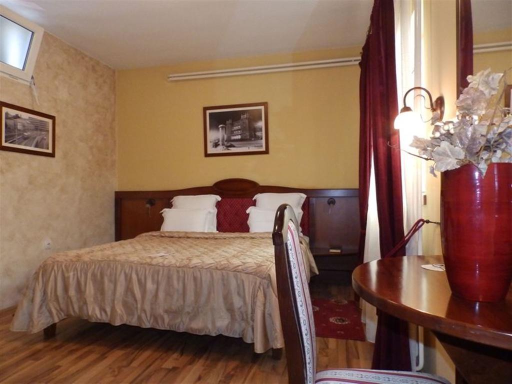 Manjez Centar Hotel Beograd Bagian luar foto